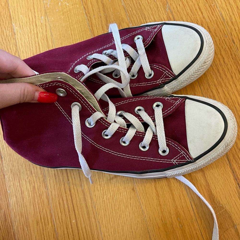 Converse - Picture 3 of 4